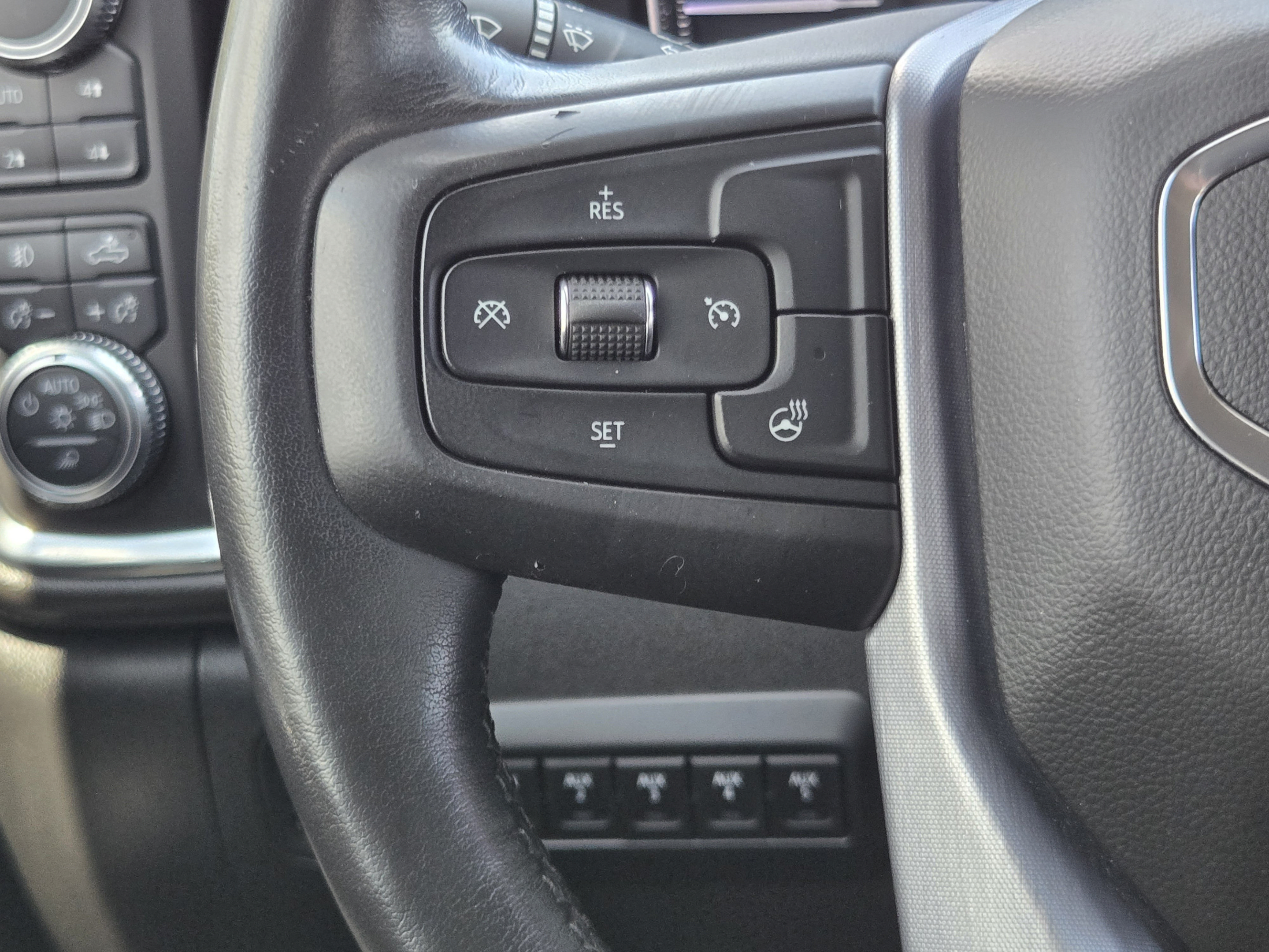 Used 2020 GMC Sierra 2500 SLE w/ SLE Value Package; AWD/4WD image 25