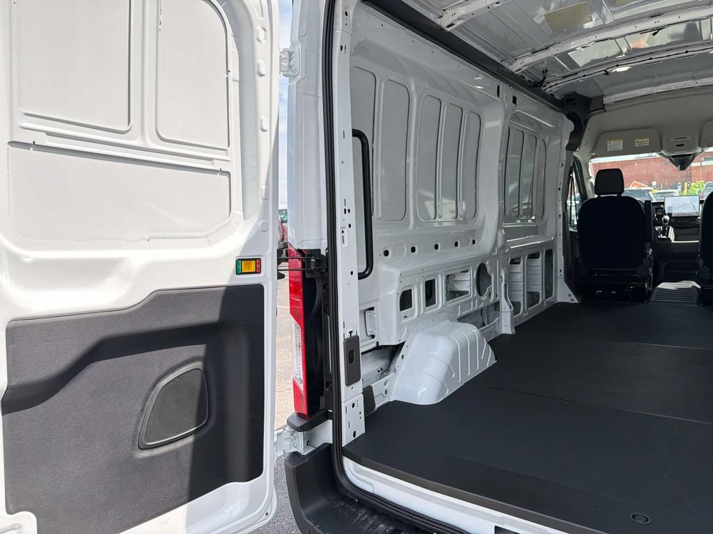 New 2026 Ford Transit 250 148 Medium Roof RWD image 15