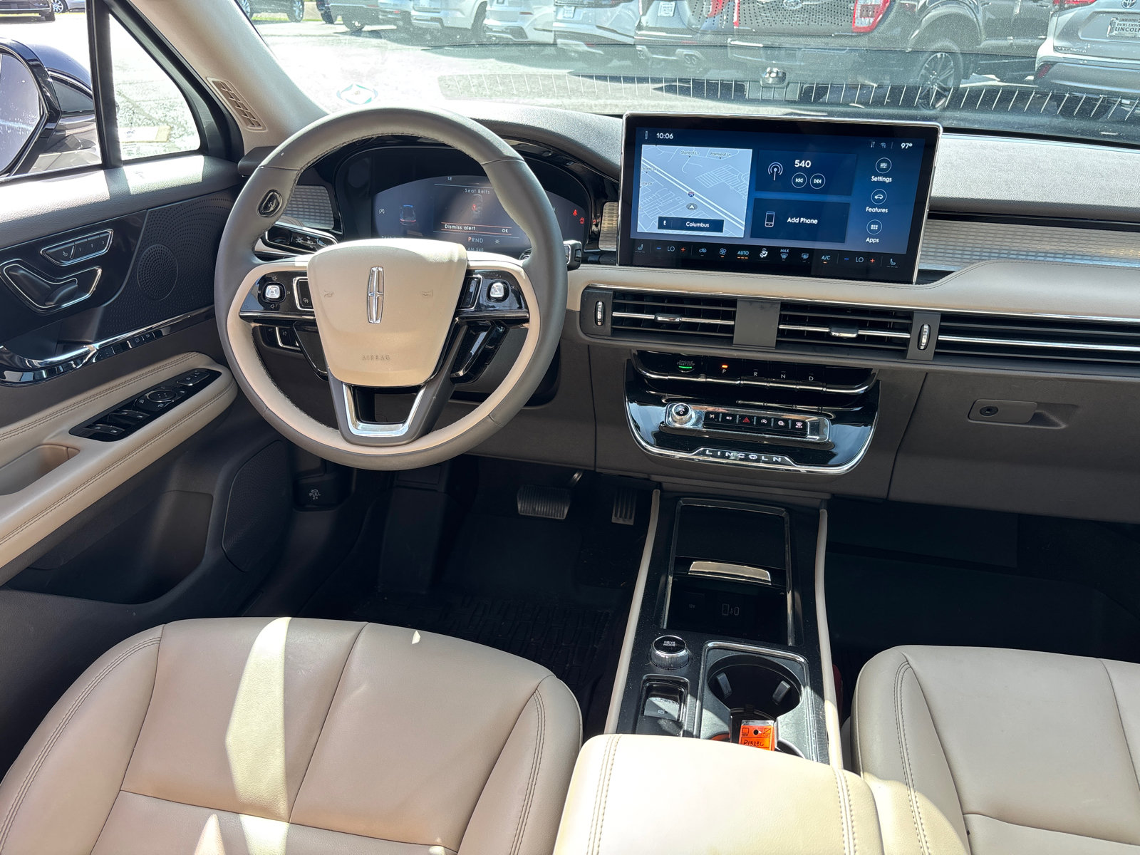 Certified 2023 Lincoln Corsair AWD w/ Rear Removable Package Tray image 29