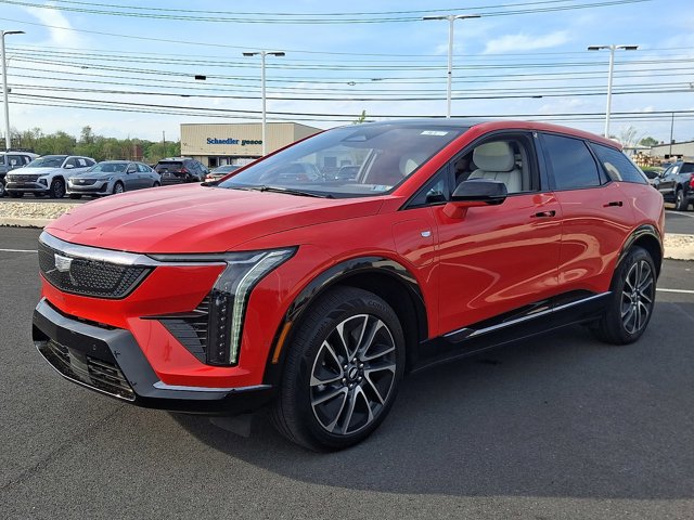 Used 2025 Cadillac Optiq Sport 2 image 3