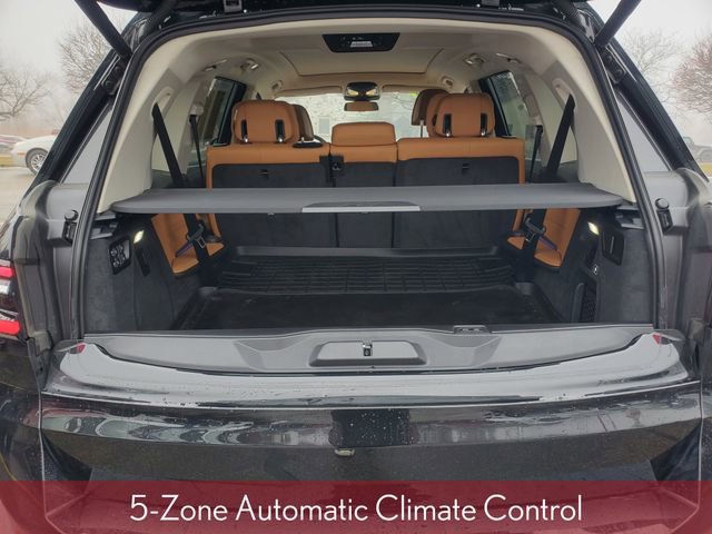 Used 2024 BMW X7 xDrive40i w/ Climate Comfort Package image 13