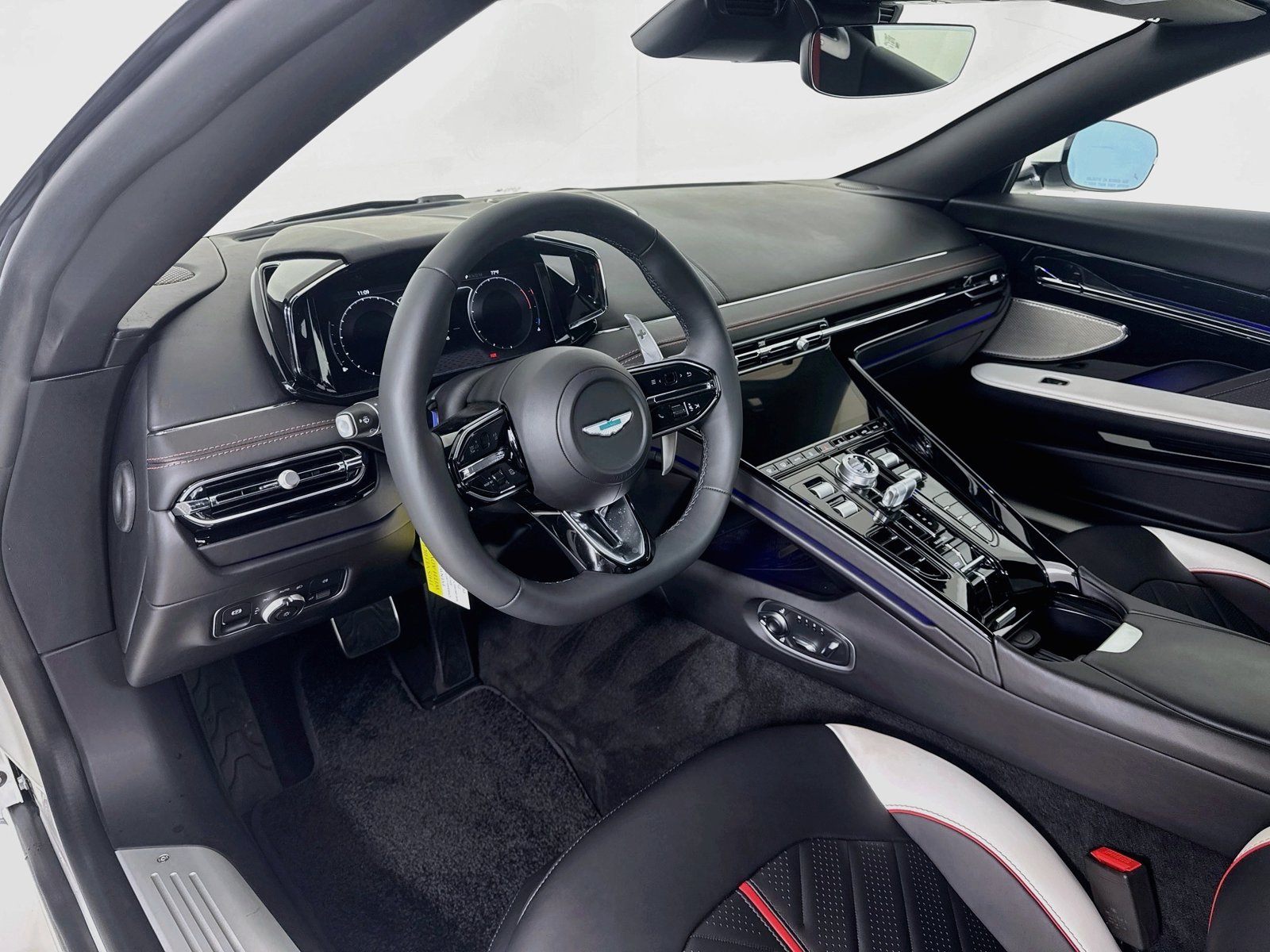 Used 2026 Aston Martin DB12 Convertible RWD image 11