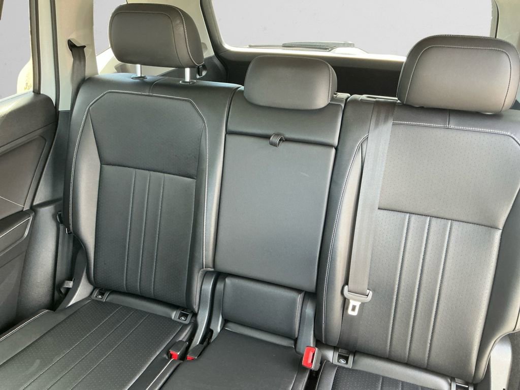 Used 2022 Volkswagen Tiguan SE image 13