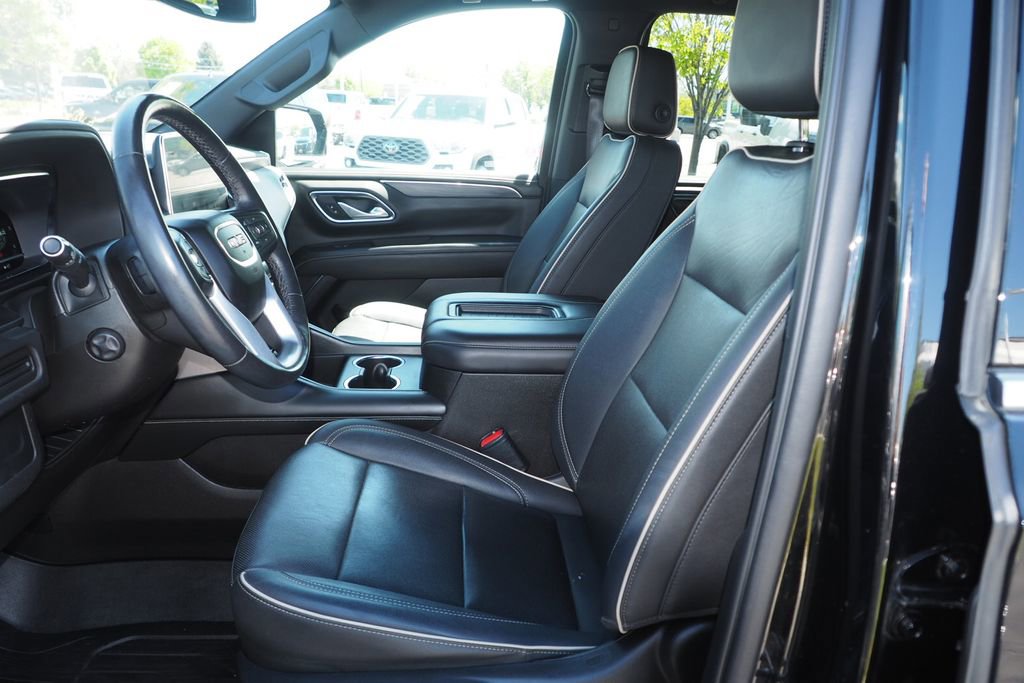 Used 2022 GMC Yukon XL SLT w/ SLT Luxury Package AWD/4WD image 14