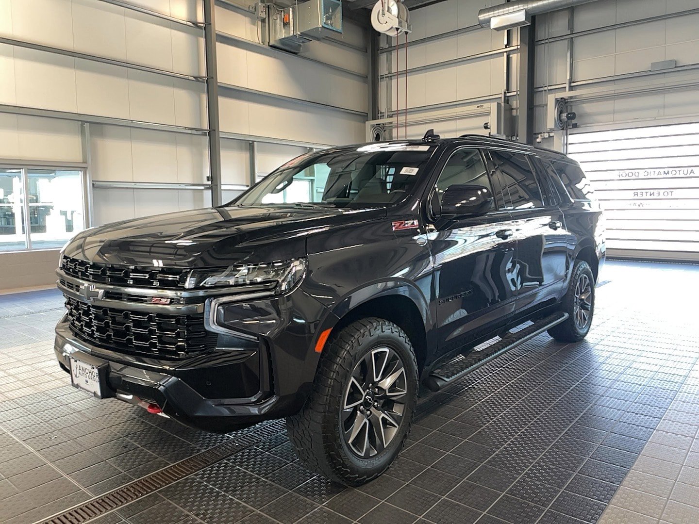 Used 2022 Chevrolet Suburban Z71 w/ Max Trailering Package AWD/4WD image 3