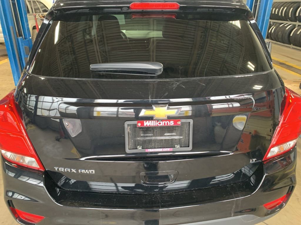 Used 2020 Chevrolet Trax LT w/ LT Convenience Package image 11