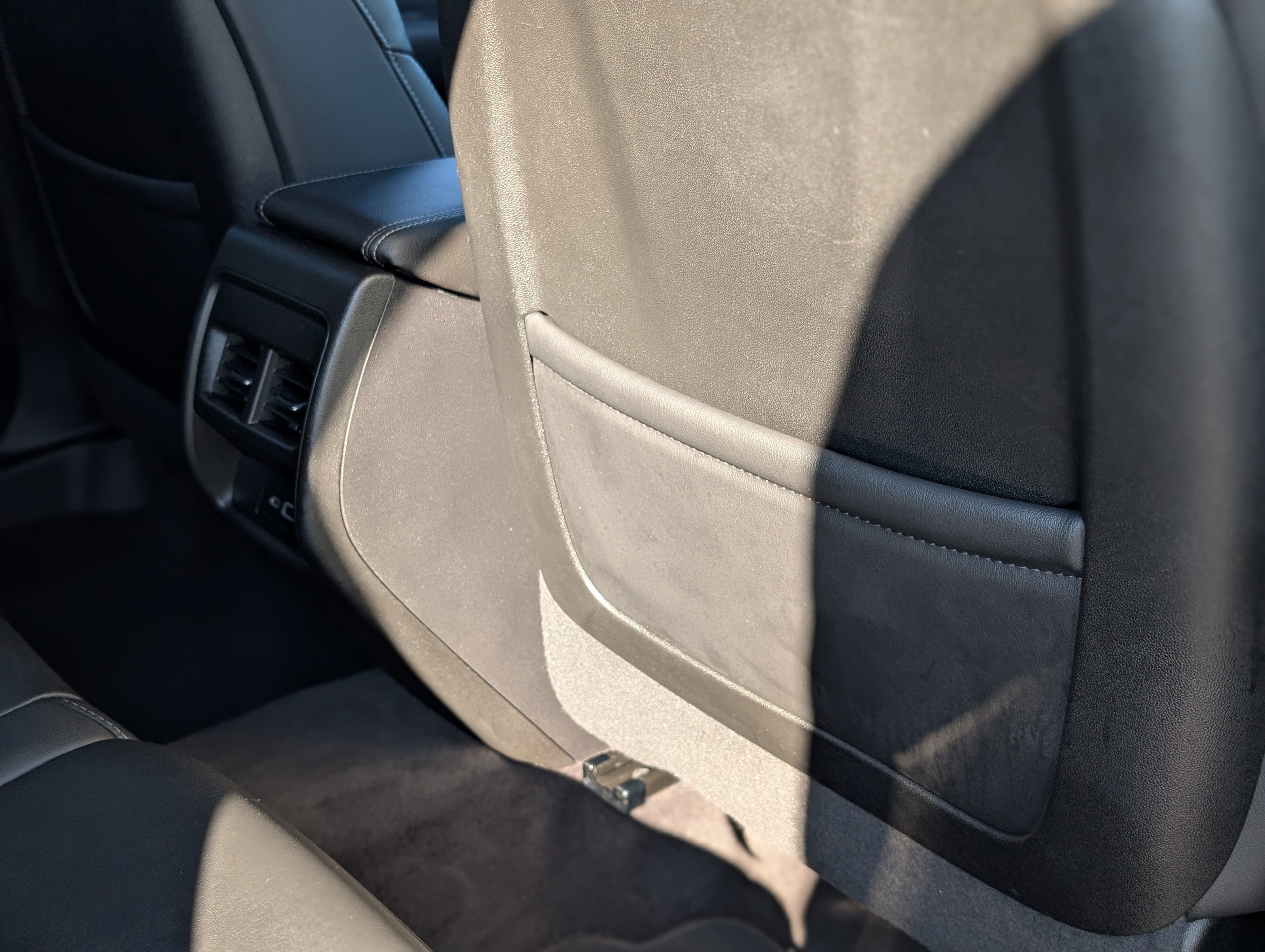 Used 2024 Cadillac XT4 Premium Luxury image 40