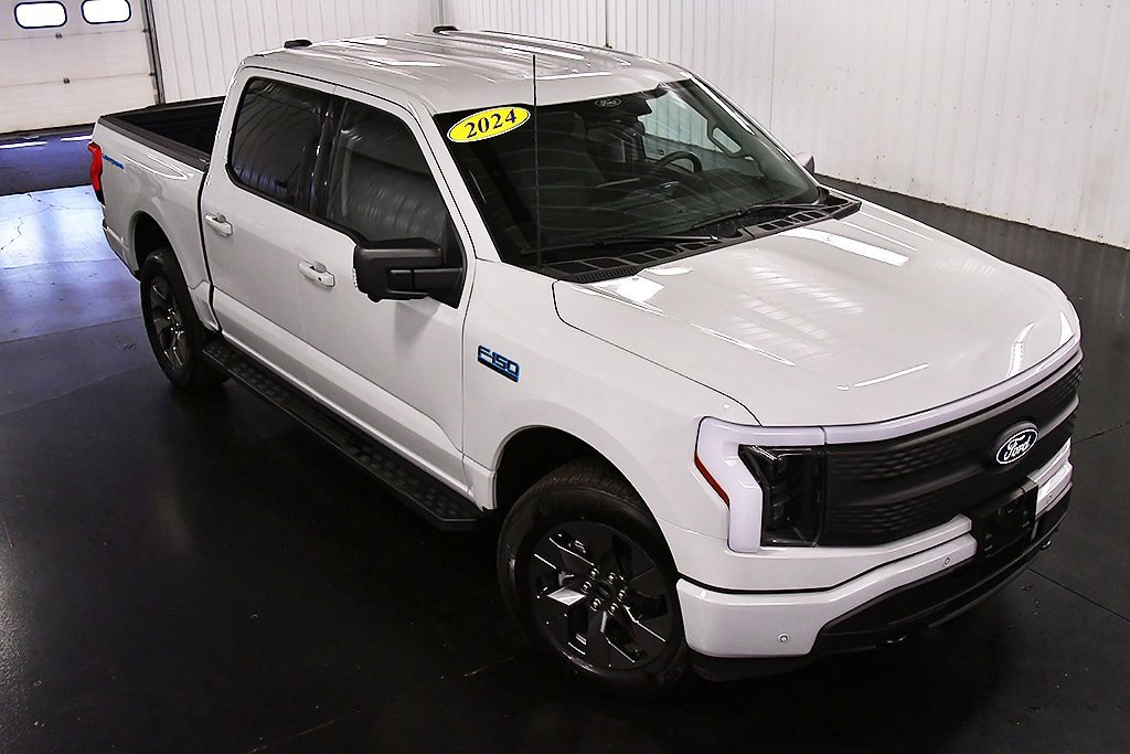 Used 2024 Ford F150 Lightning Flash image 14