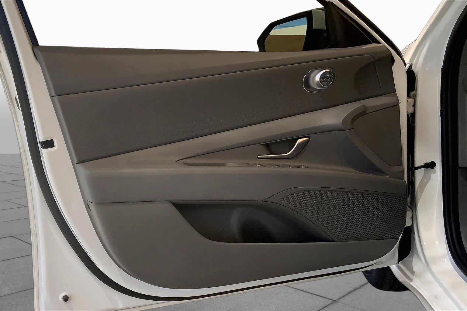 New 2026 Hyundai Elantra SE FWD image 10