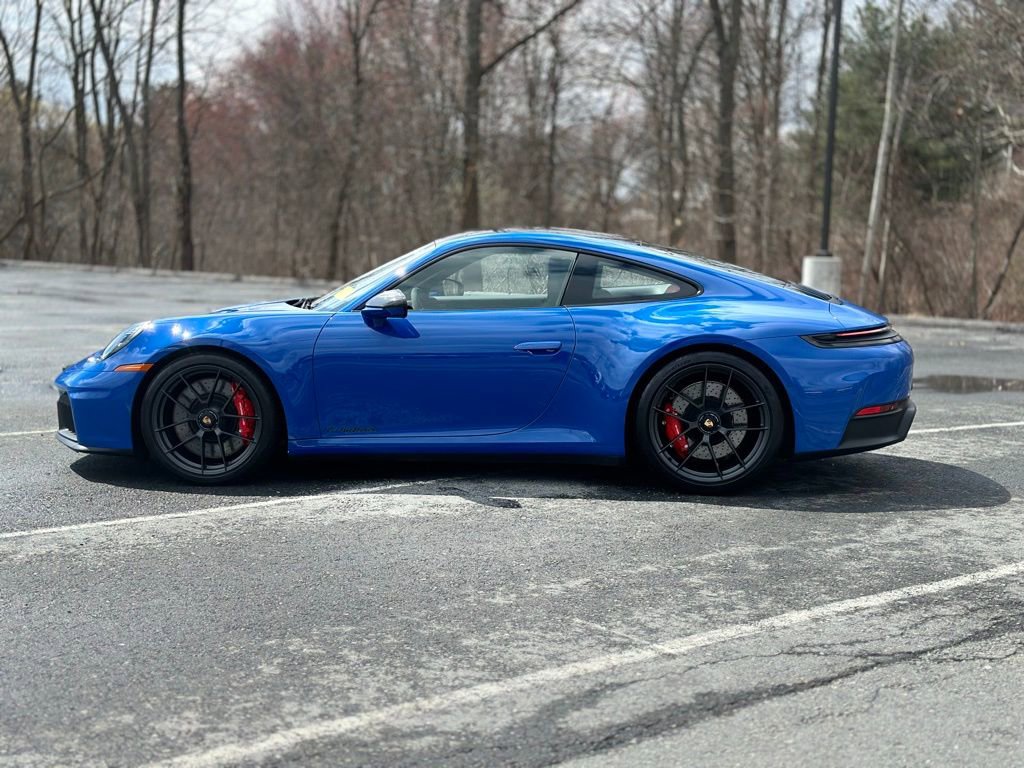 Used 2025 Porsche 911 Carrera GTS RWD image 3