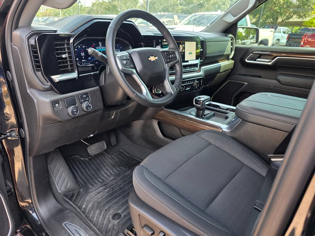 Certified 2025 Chevrolet Silverado 1500 LT RWD image 11