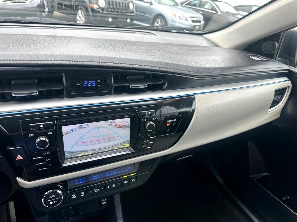 Used 2016 Toyota Corolla LE image 40