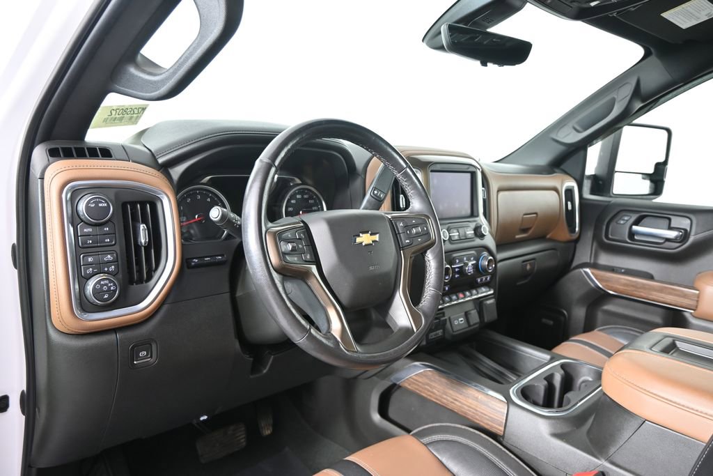 Used 2021 Chevrolet Silverado 1500 High Country AWD/4WD image 23