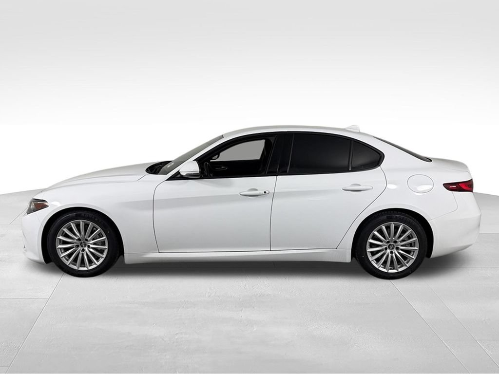 Used 2023 Alfa Romeo Giulia Sprint RWD image 10