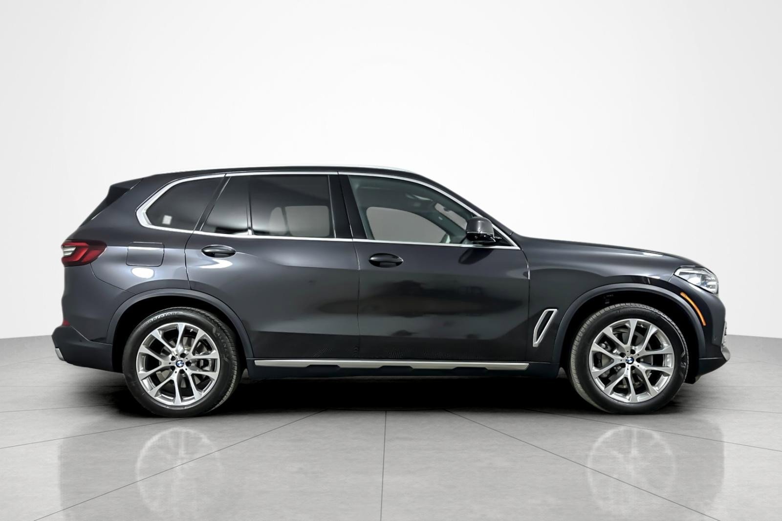 Used 2023 BMW X5 sDrive40i w/ Executive Package image 6