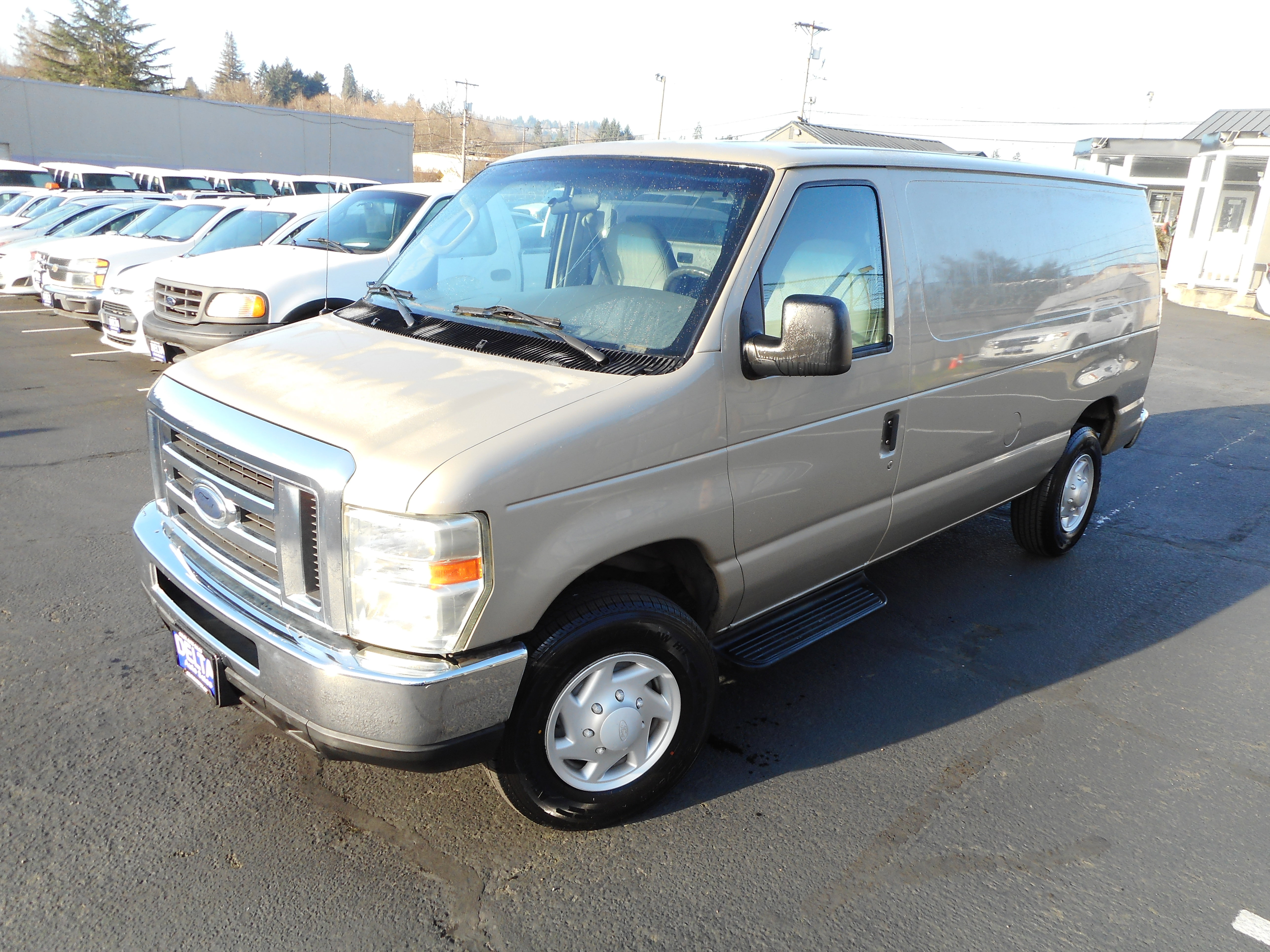 Used 2008 Ford E-250 and Econoline 250 RWD image 4