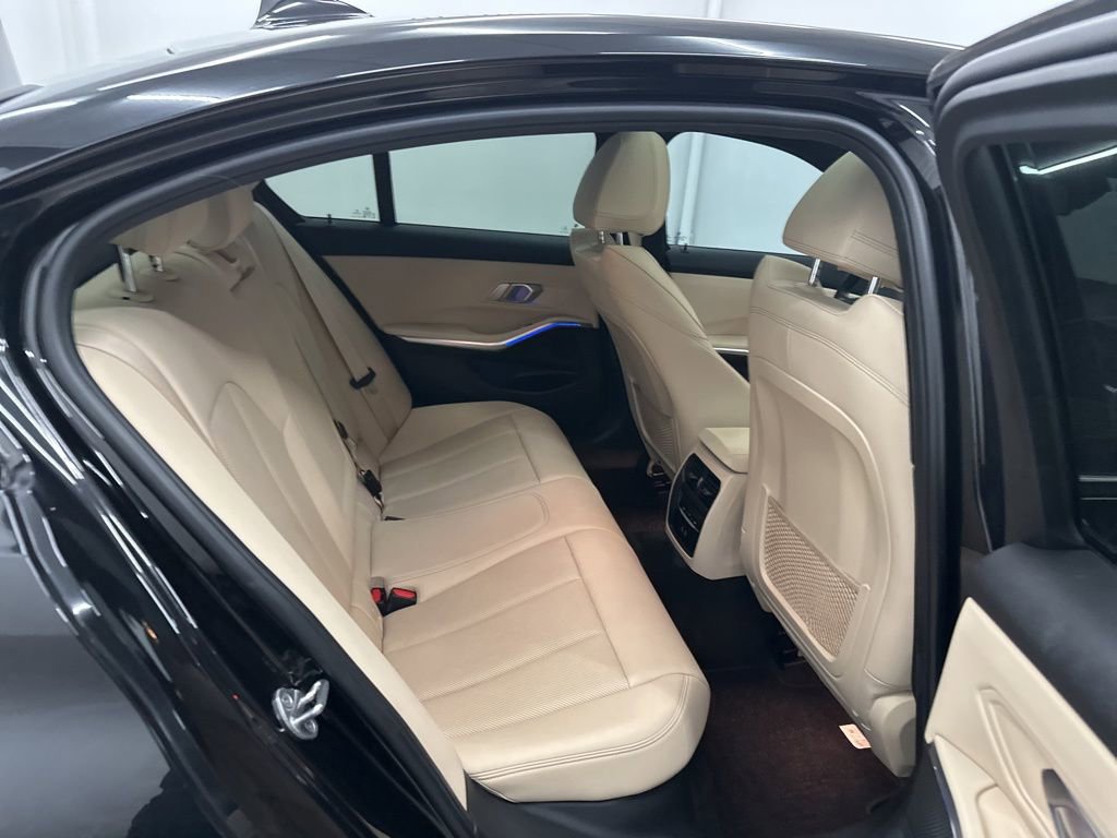 Used 2022 BMW 330i Sedan w/ Premium Package image 25