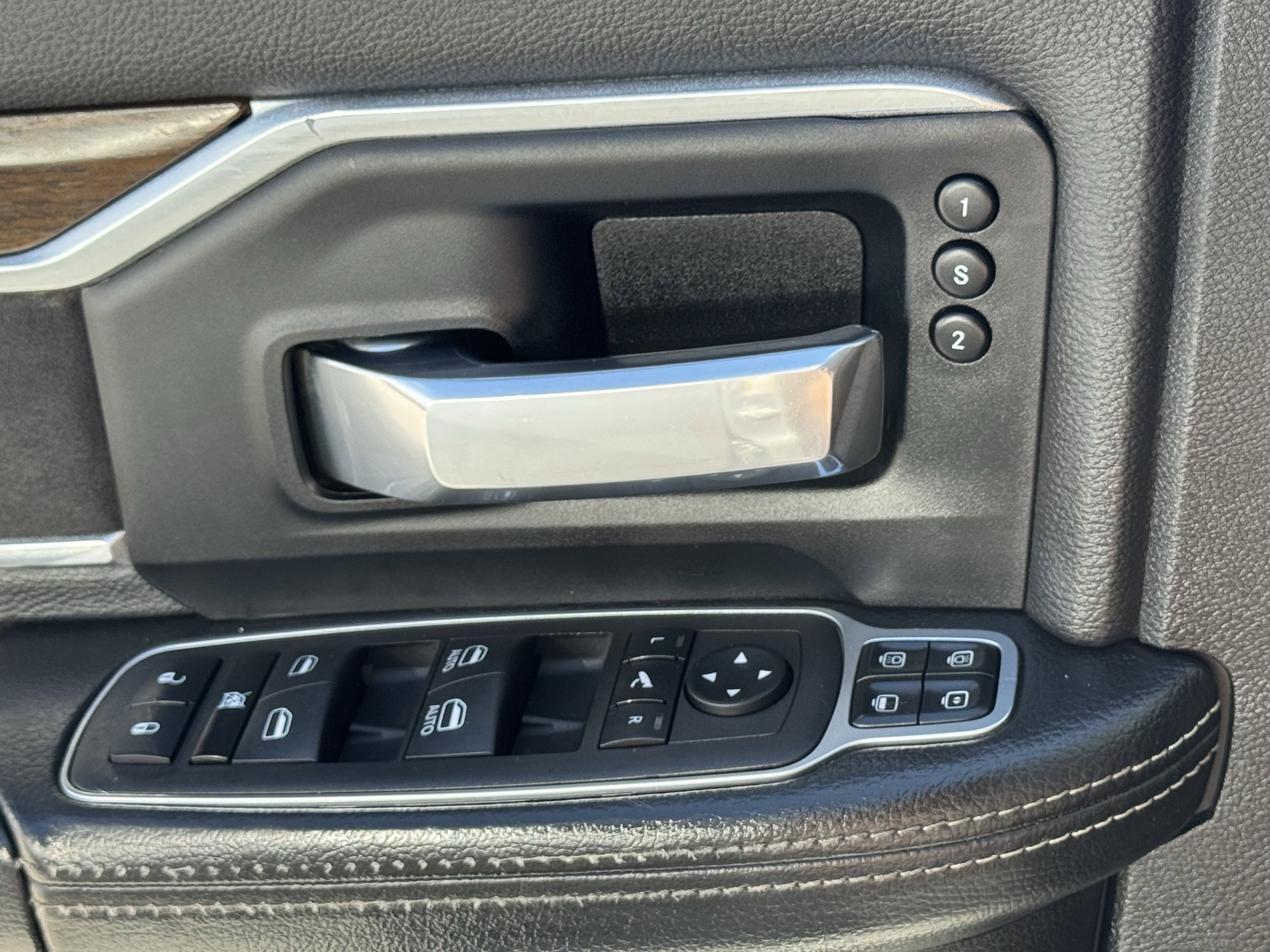 Used 2024 RAM 2500 Laramie AWD/4WD image 26