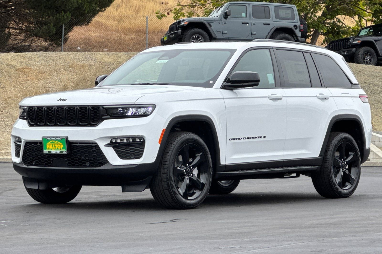 New 2025 Jeep Grand Cherokee Limited w/ Luxury Tech Group II image 9