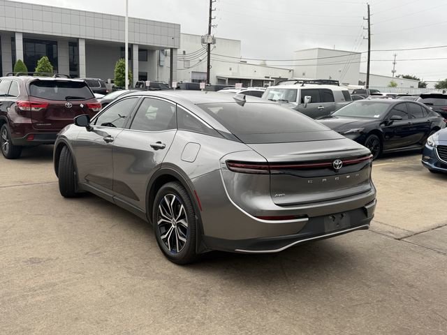 Used 2023 Toyota Crown XLE image 7