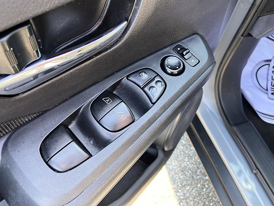 Certified 2022 Nissan Kicks SV FWD image 10