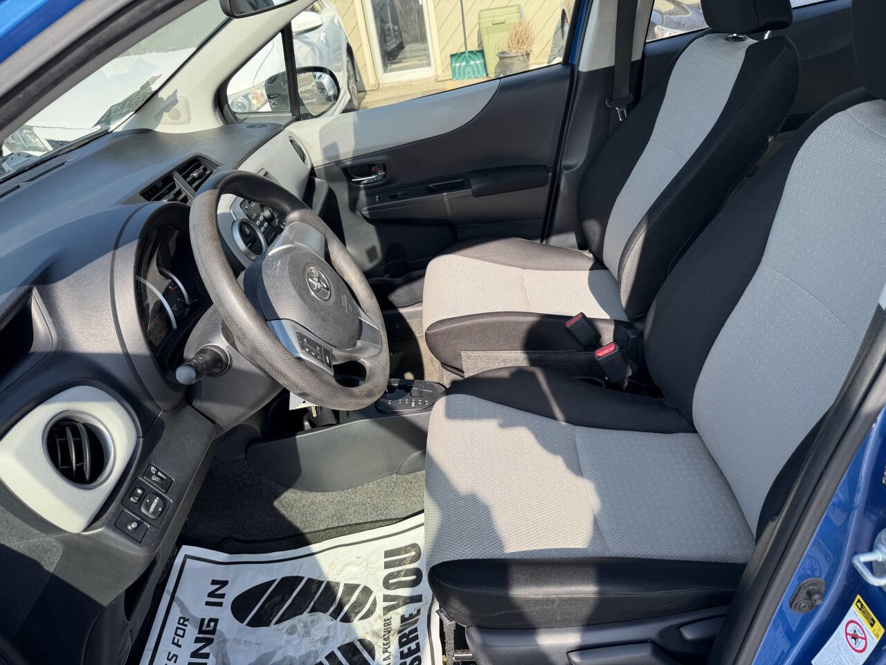 Used 2012 Toyota Yaris LE image 5