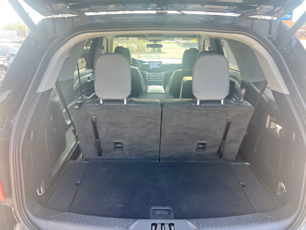 Used 2023 Ford Explorer XLT w/ Equipment Group 202A image 28