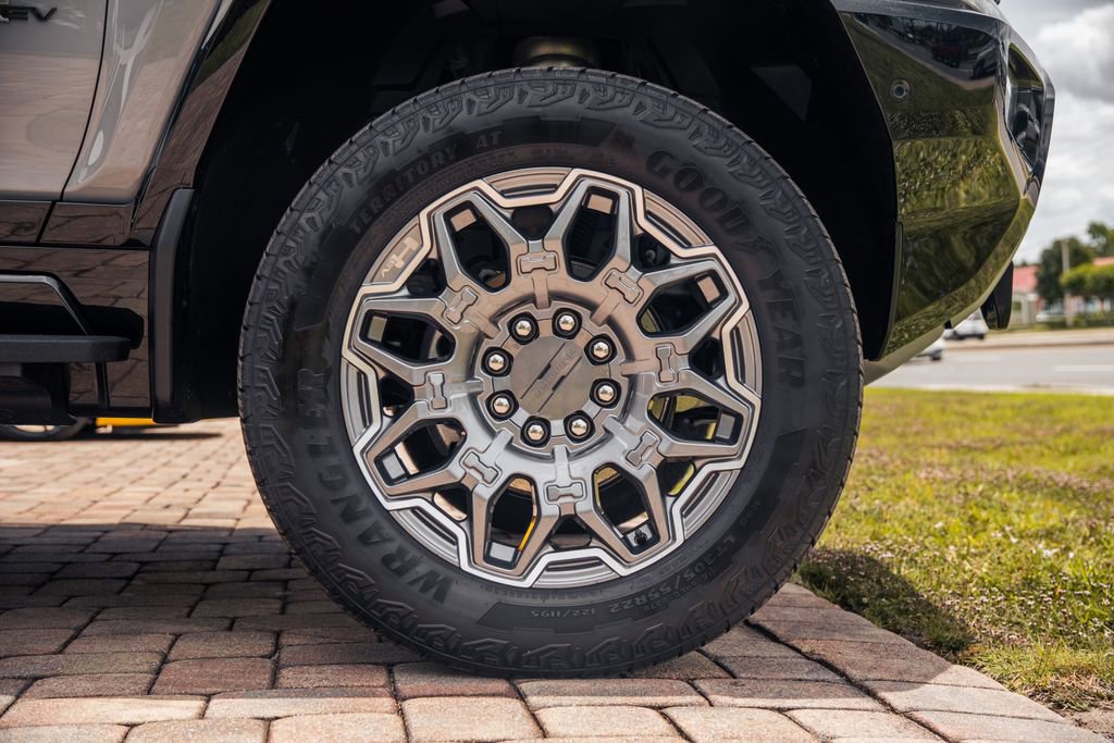 Used 2025 GMC Hummer EV 3X AWD/4WD image 14