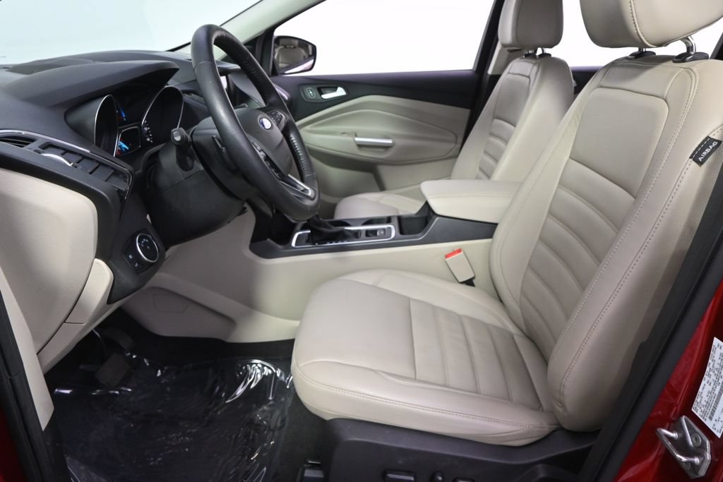 Used 2017 Ford Escape Titanium w/ Equipment Group 301A AWD/4WD image 13