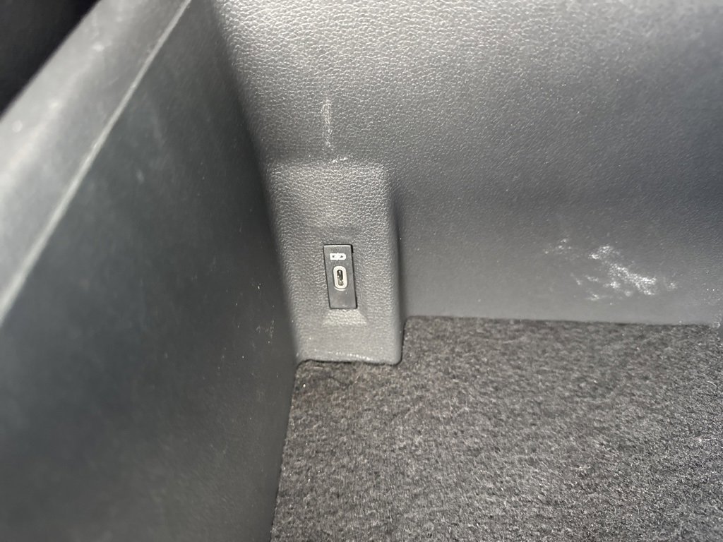 Used 2021 Volkswagen Atlas Cross Sport SEL Premium image 32