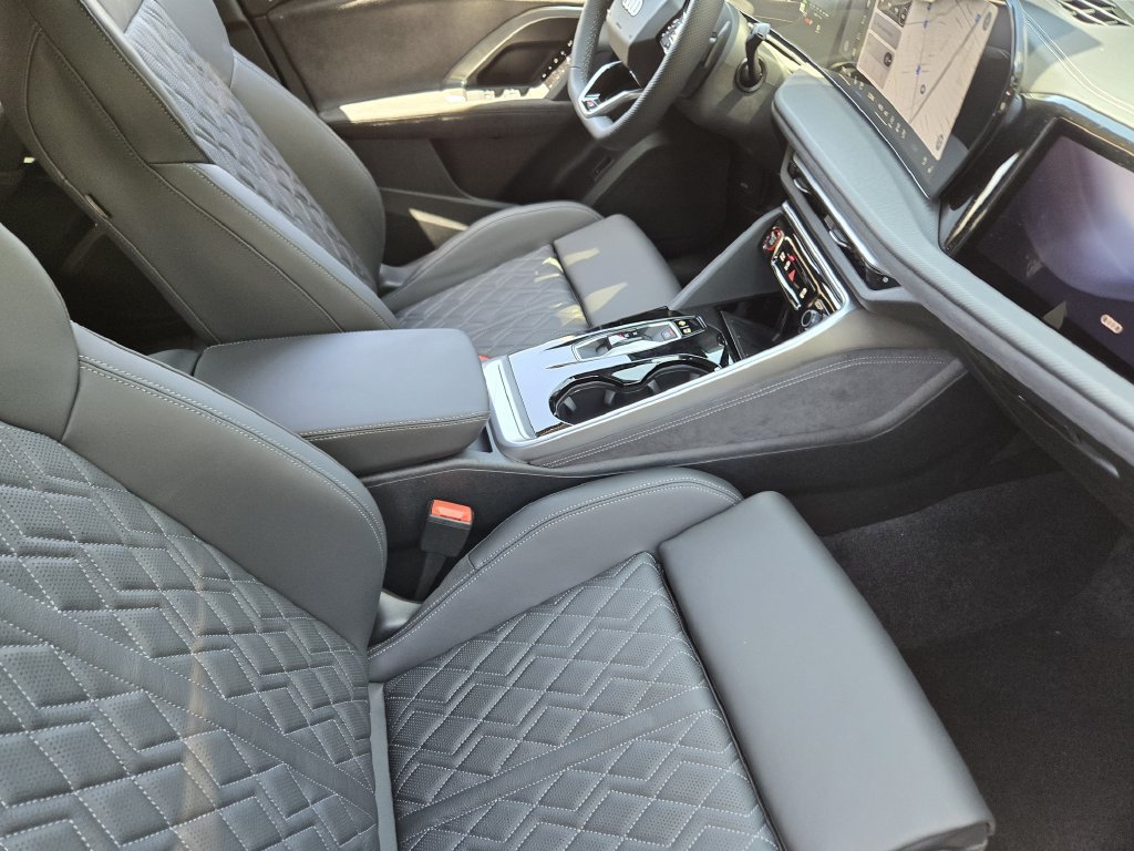New 2026 Audi SQ5 Prestige AWD/4WD image 17