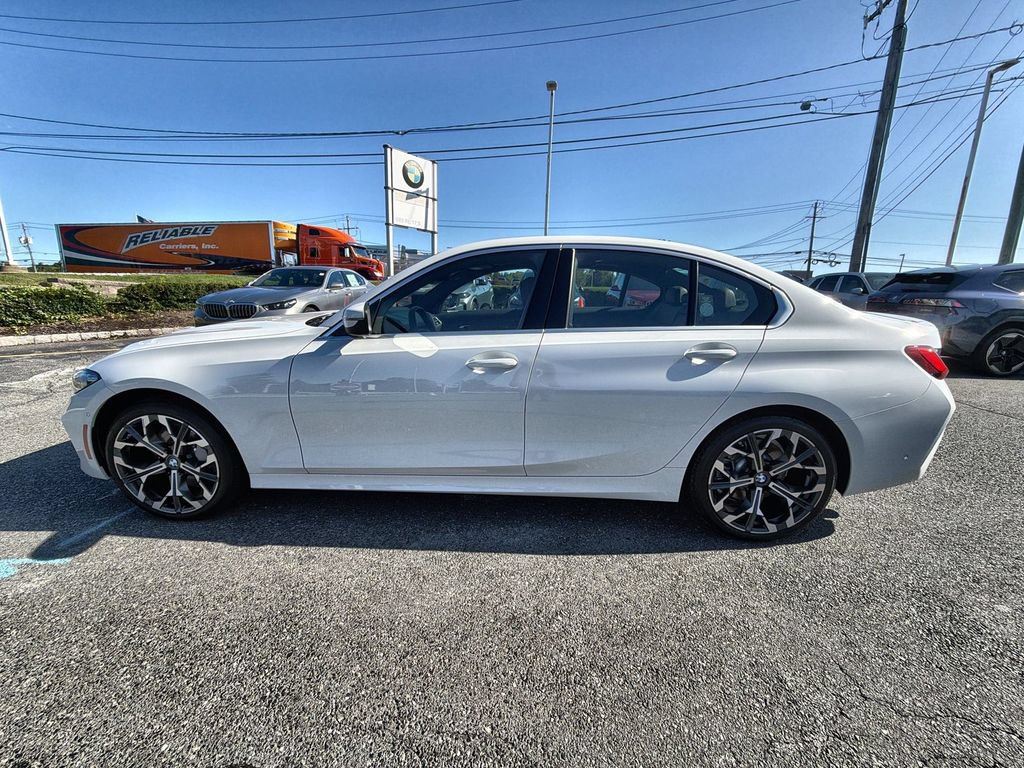 Used 2026 BMW 330i xDrive Sedan w/ Premium Package AWD/4WD image 11