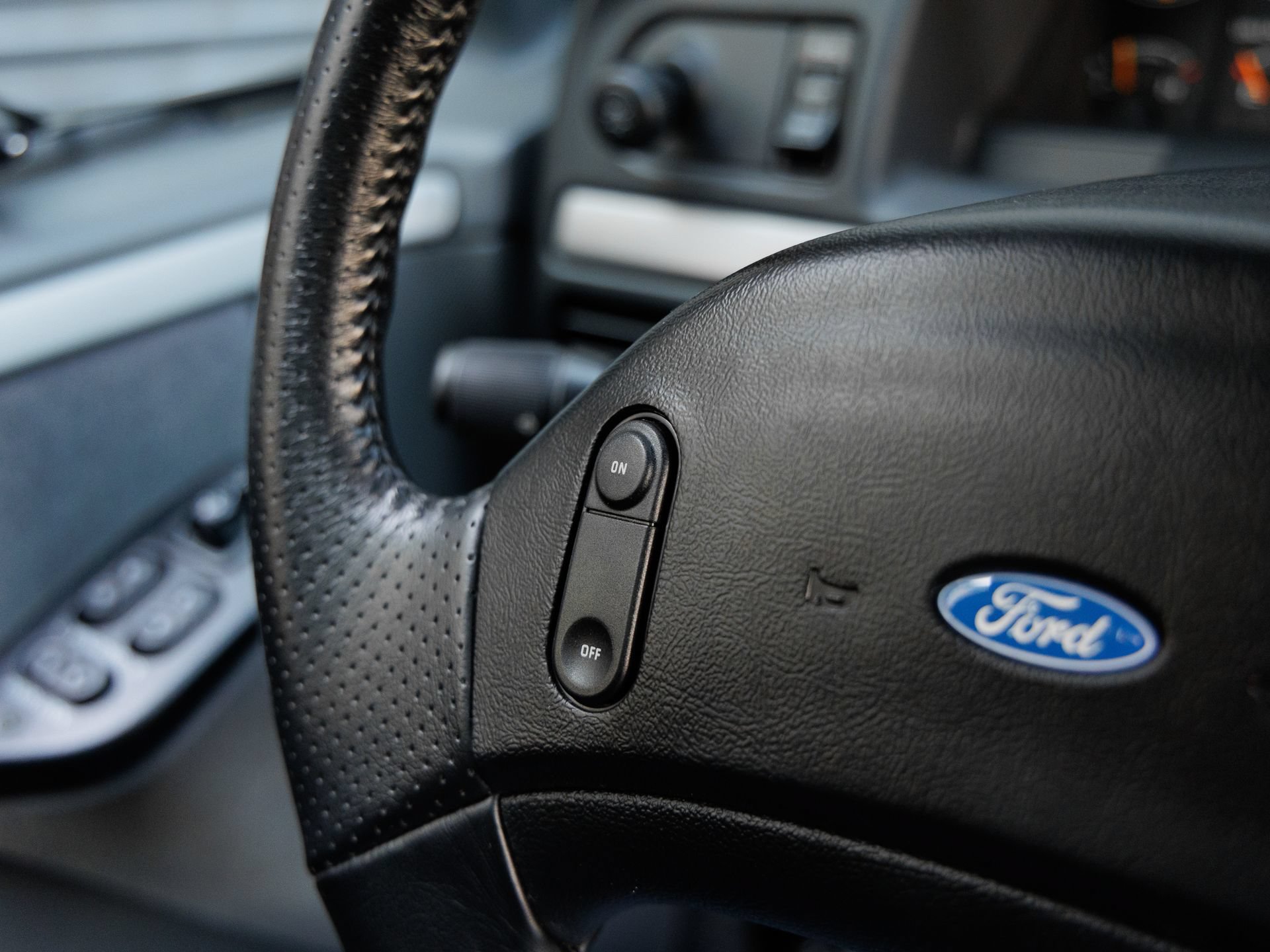 Used 1993 Ford F150 Lightning RWD image 19