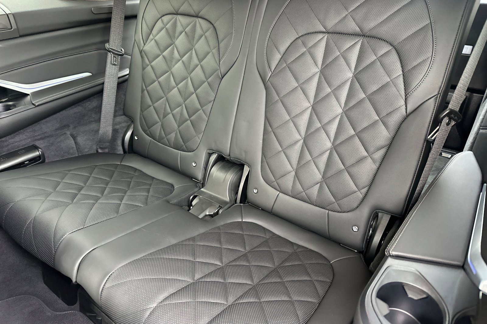 Used 2025 BMW X7 xDrive40i w/ Premium Package image 19