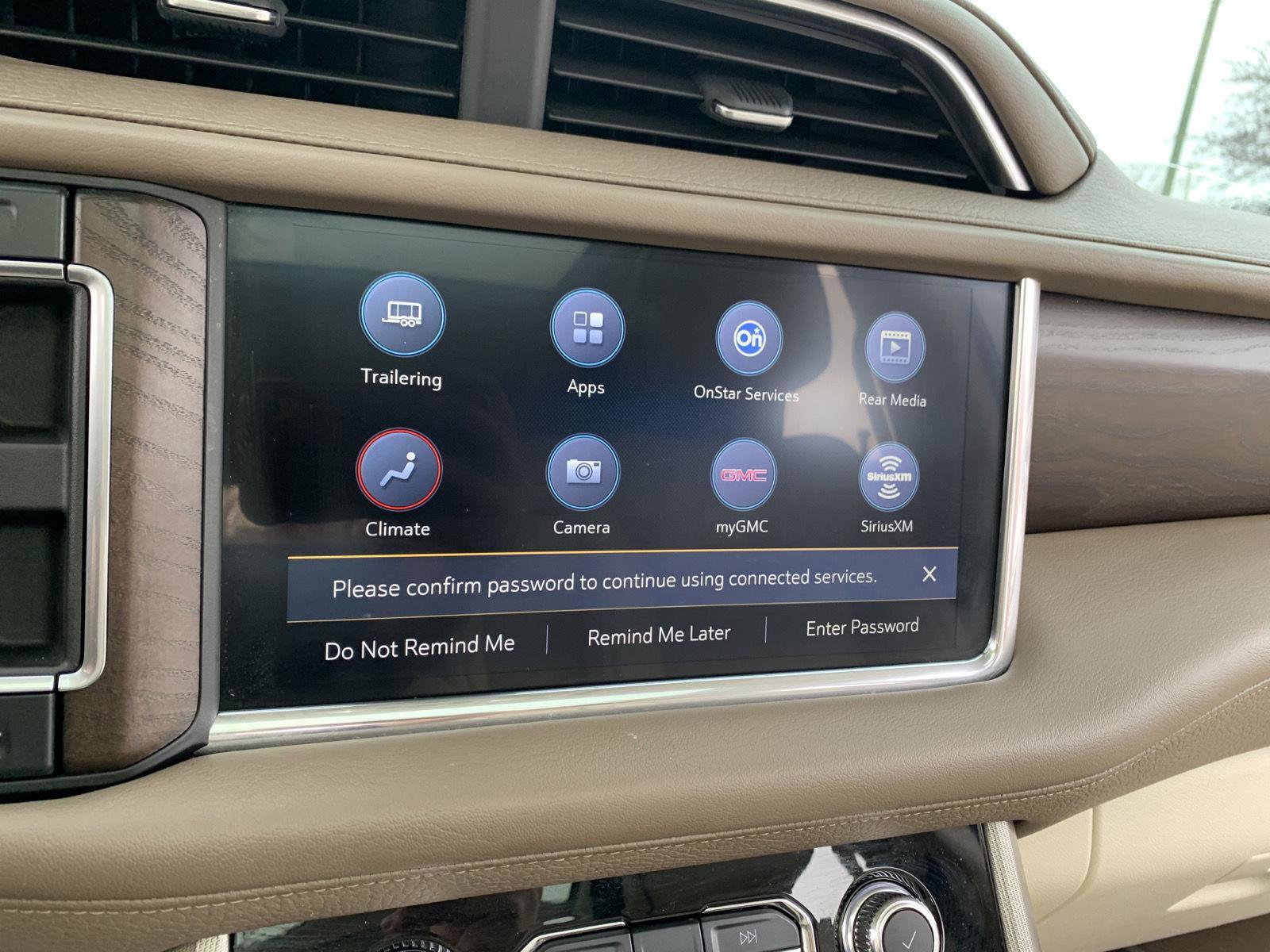 Used 2021 GMC Yukon XL Denali w/ Denali Premium Package image 11