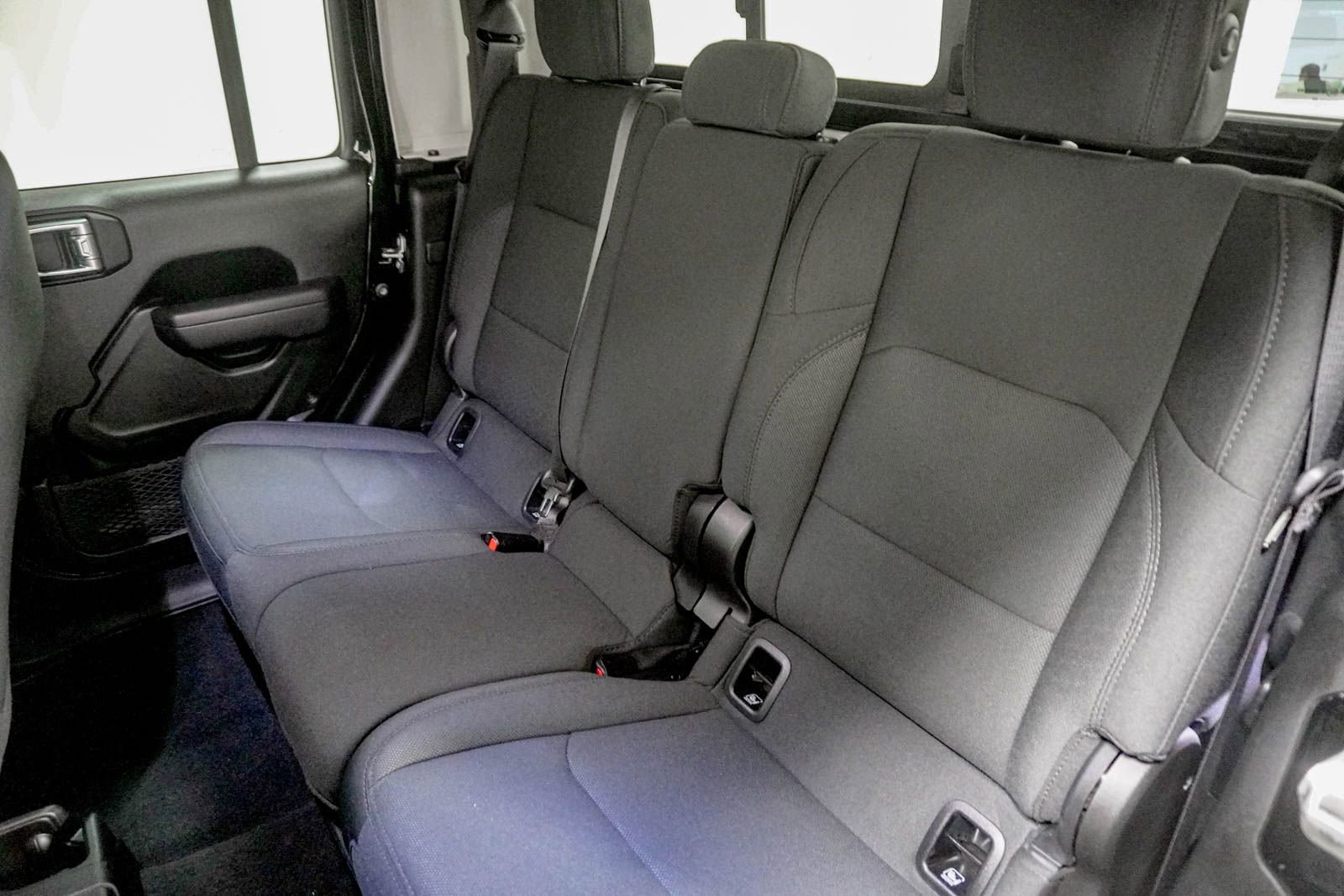 Used 2023 Jeep Gladiator Sport image 33