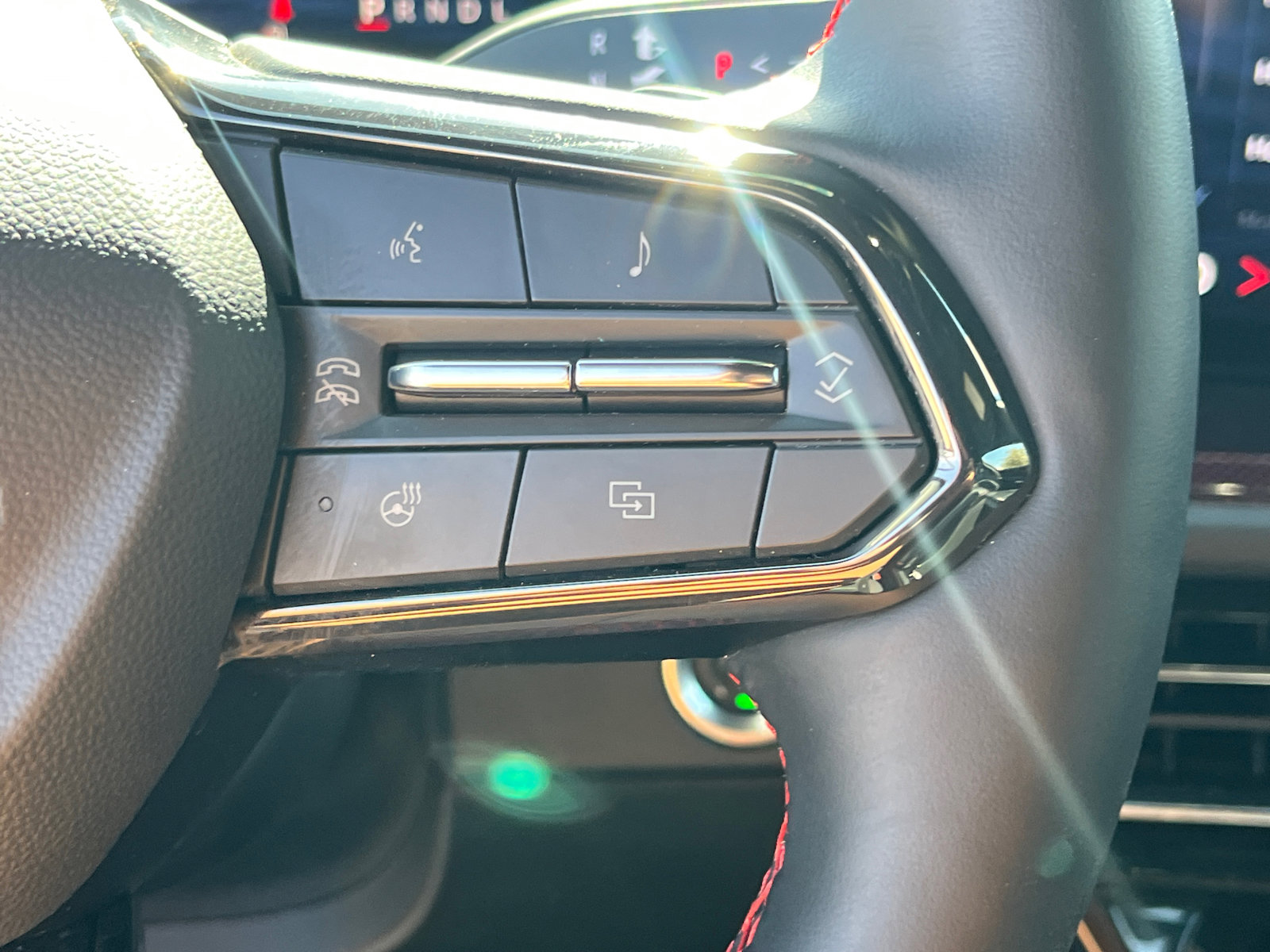 Certified 2024 Chevrolet Traverse RS image 18