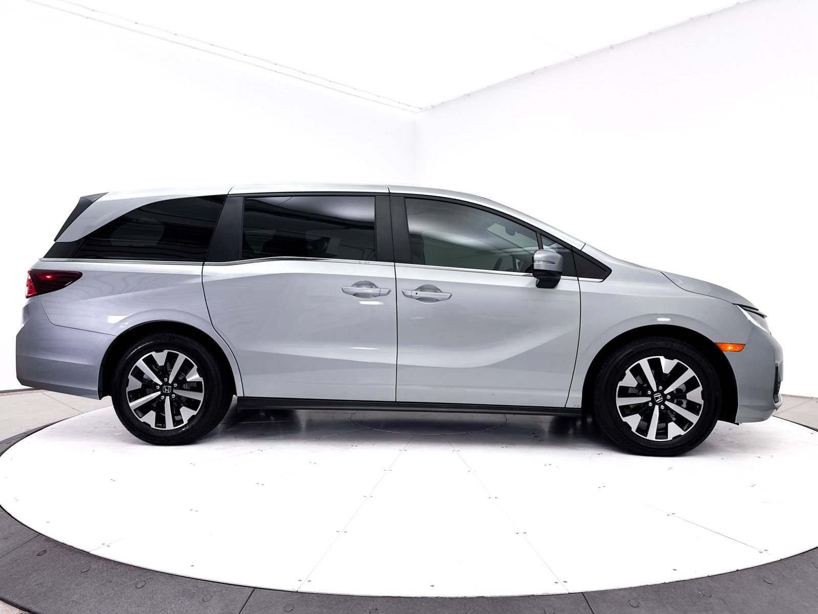 Used 2025 Honda Odyssey EX-L image 38