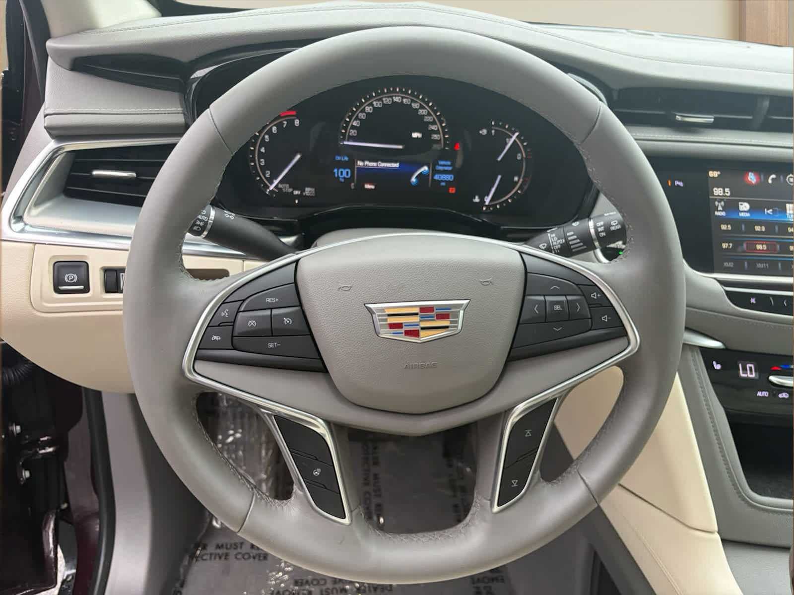Used 2017 Cadillac XT5 Luxury AWD/4WD image 12