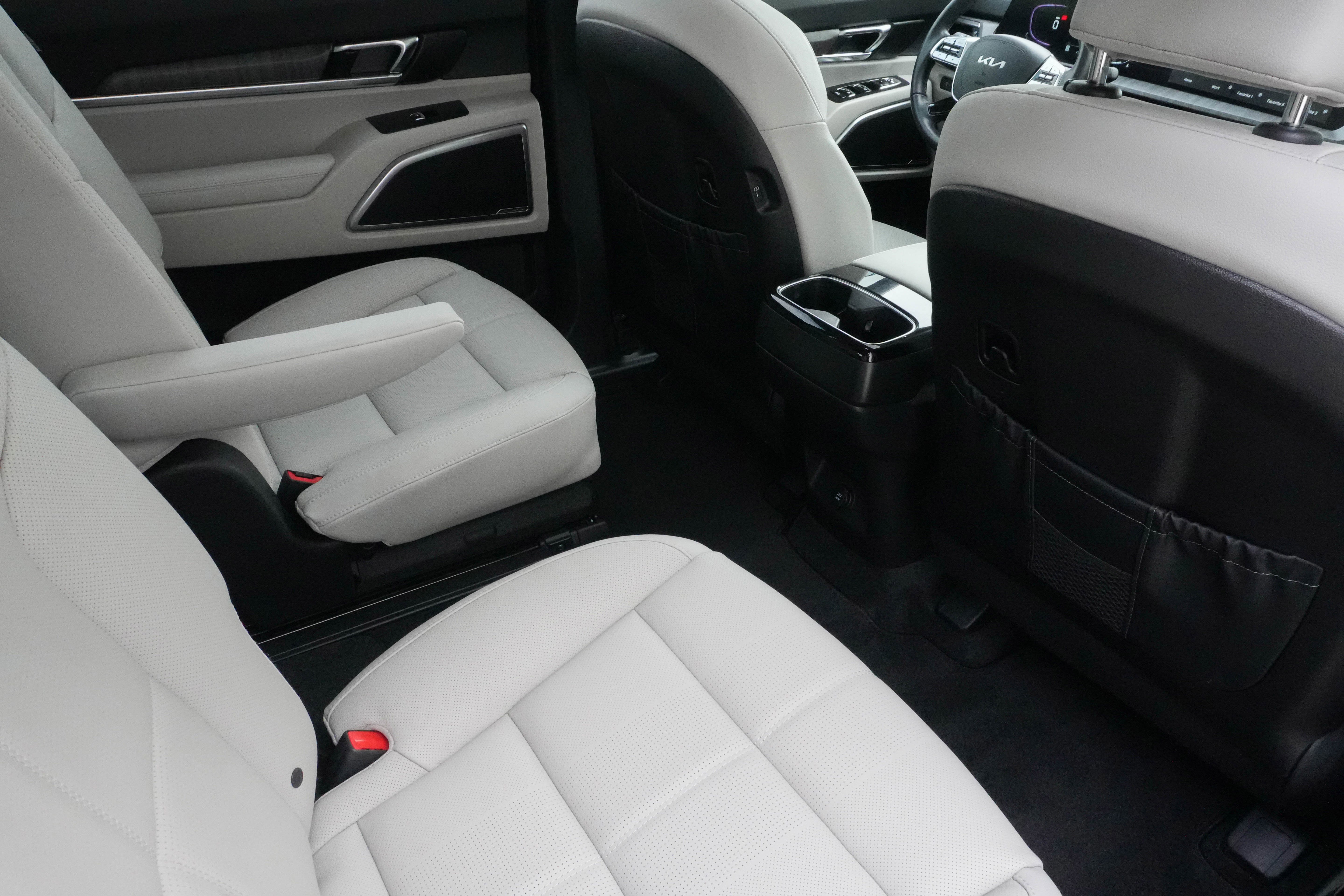 Used 2025 Kia Telluride EX w/ EX Captain's Chair Package image 35