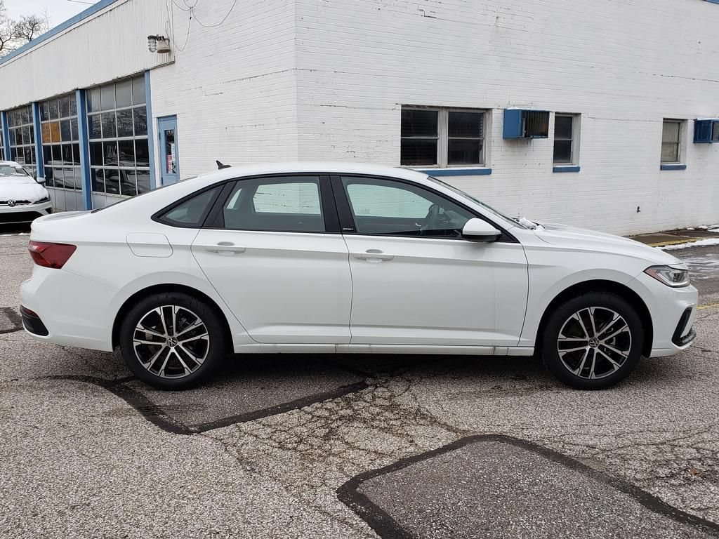 New 2026 Volkswagen Jetta Sport FWD image 2