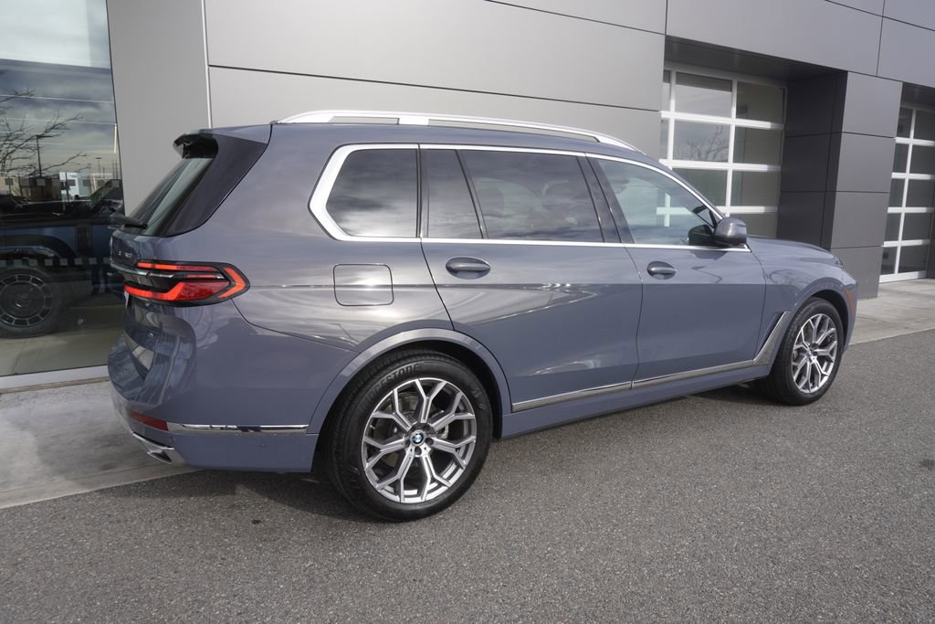Used 2023 BMW X7 xDrive40i w/ Premium Package image 4