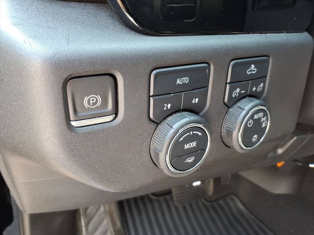 Used 2023 Chevrolet Silverado 1500 LT AWD/4WD image 26