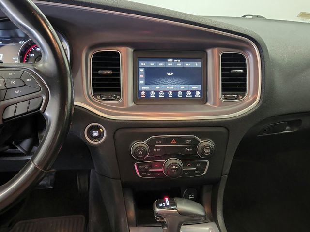 Used 2019 Dodge Charger SXT RWD image 23