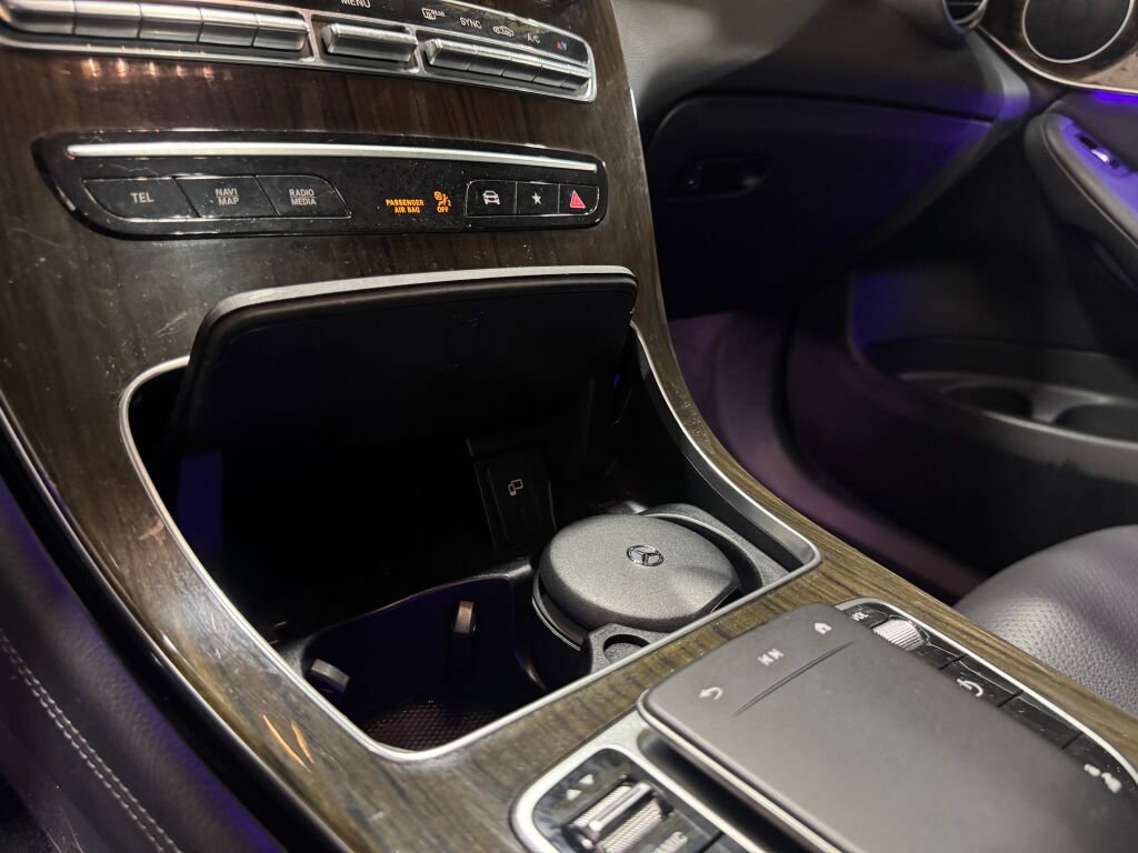 Used 2020 Mercedes-Benz GLC 300 4MATIC Coupe image 9