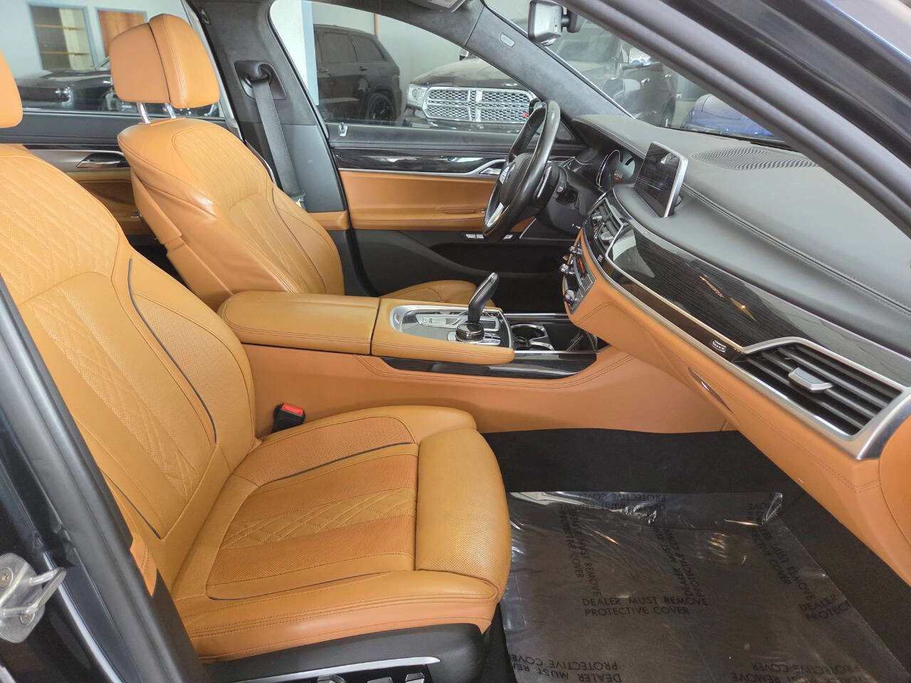 Used 2016 BMW 750i xDrive image 26