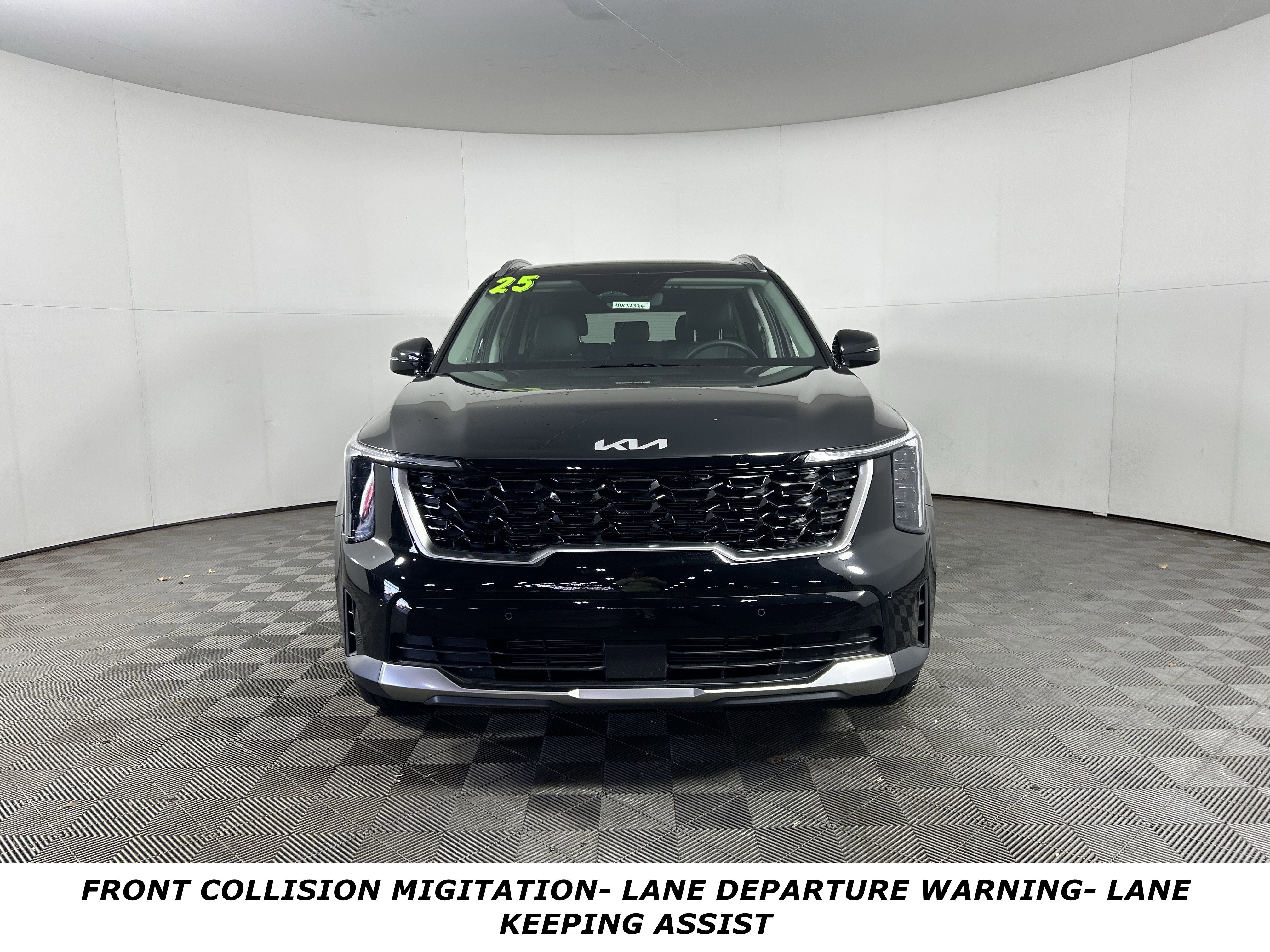 Used 2025 Kia Sorento S w/ Panoramic Sunroof Package image 2