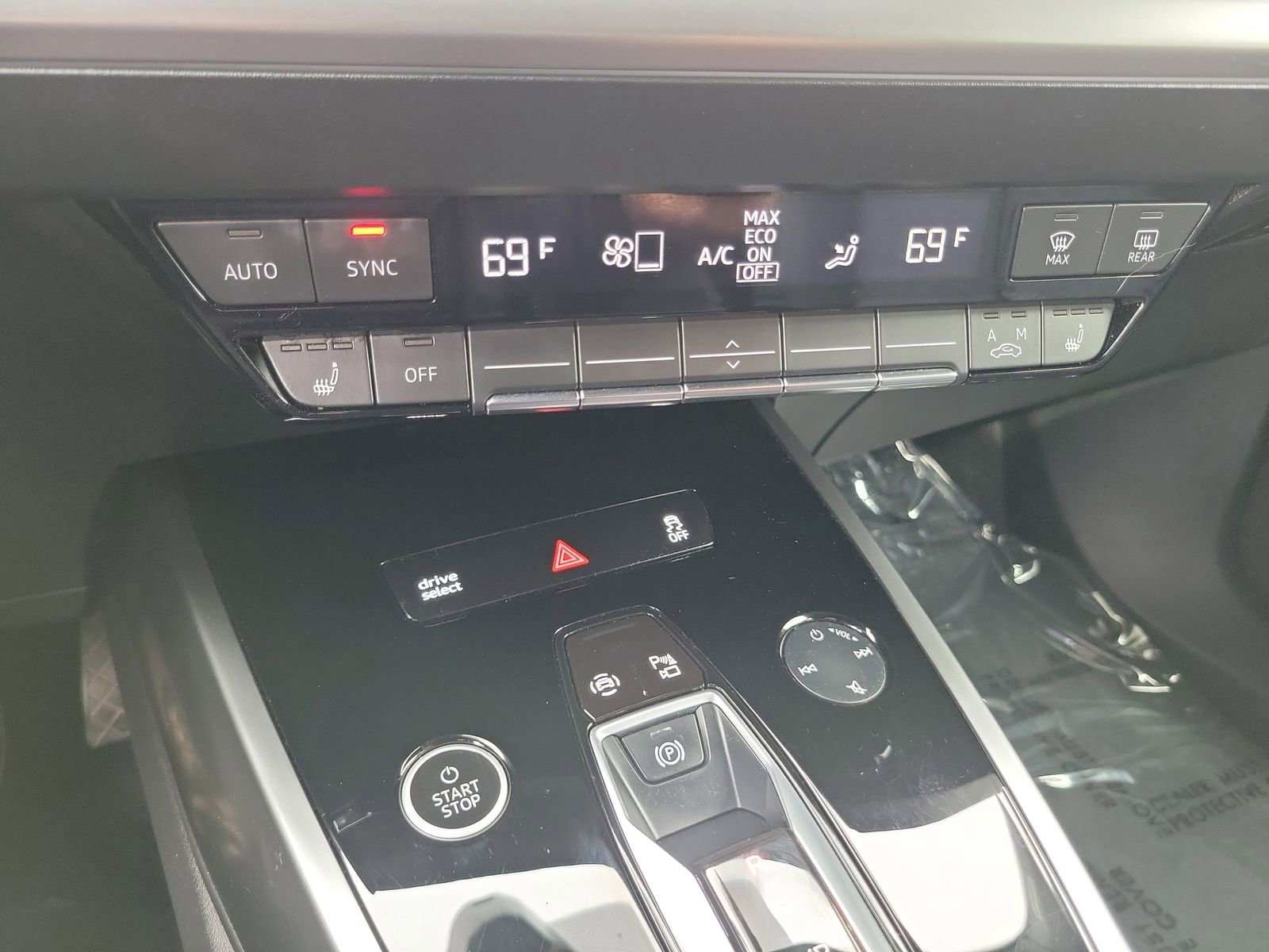 Used 2023 Audi Q4 e-tron Premium Plus w/ Premium Plus image 23