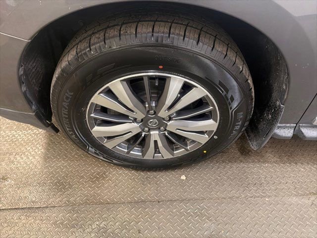 Used 2019 Nissan Pathfinder Platinum image 6