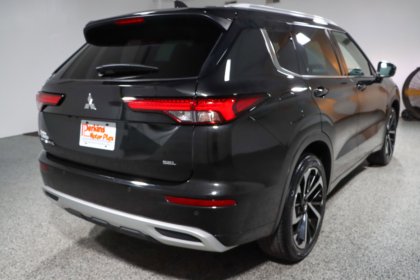 Used 2023 Mitsubishi Outlander SEL image 7